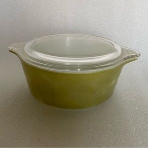 PYREX Green Verde Cinderella 472 Casserole Bowl 1  1/2 PT with Lid Vintage